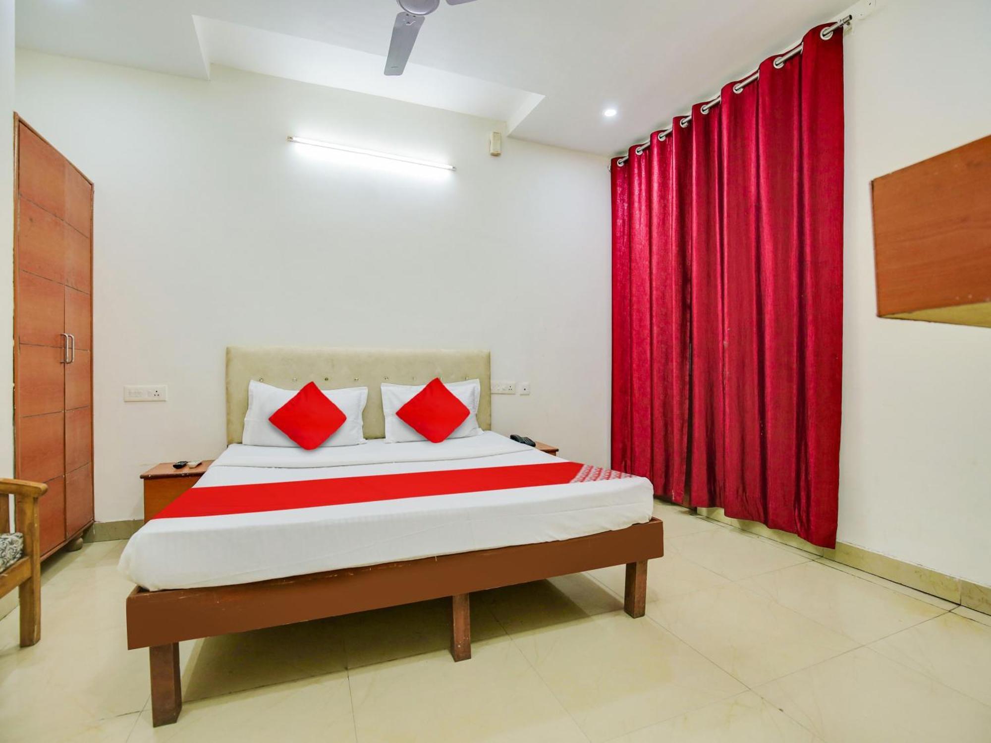 Hotel O Platinum Inn Nayagaon Exterior photo