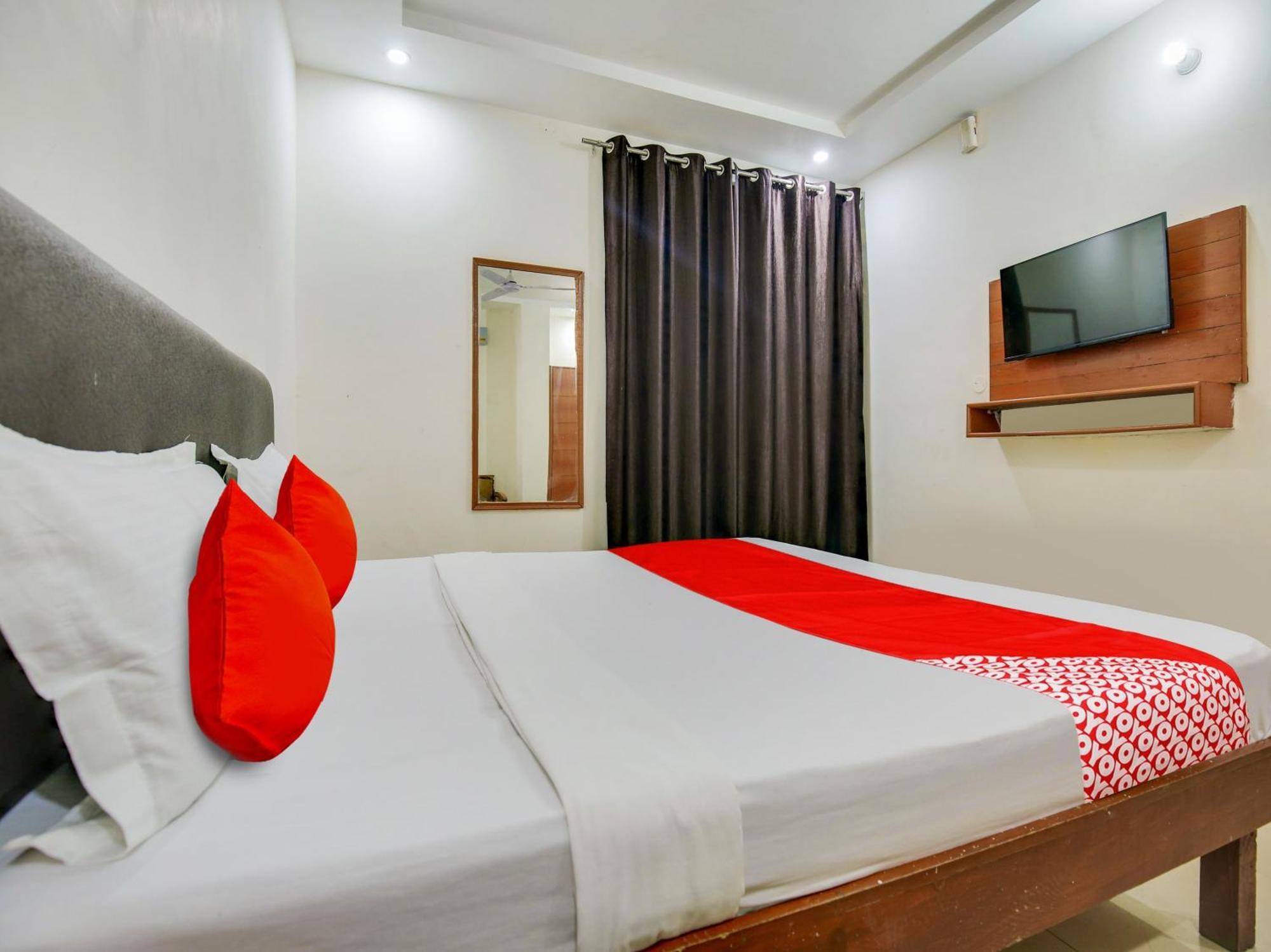 Hotel O Platinum Inn Nayagaon Exterior photo